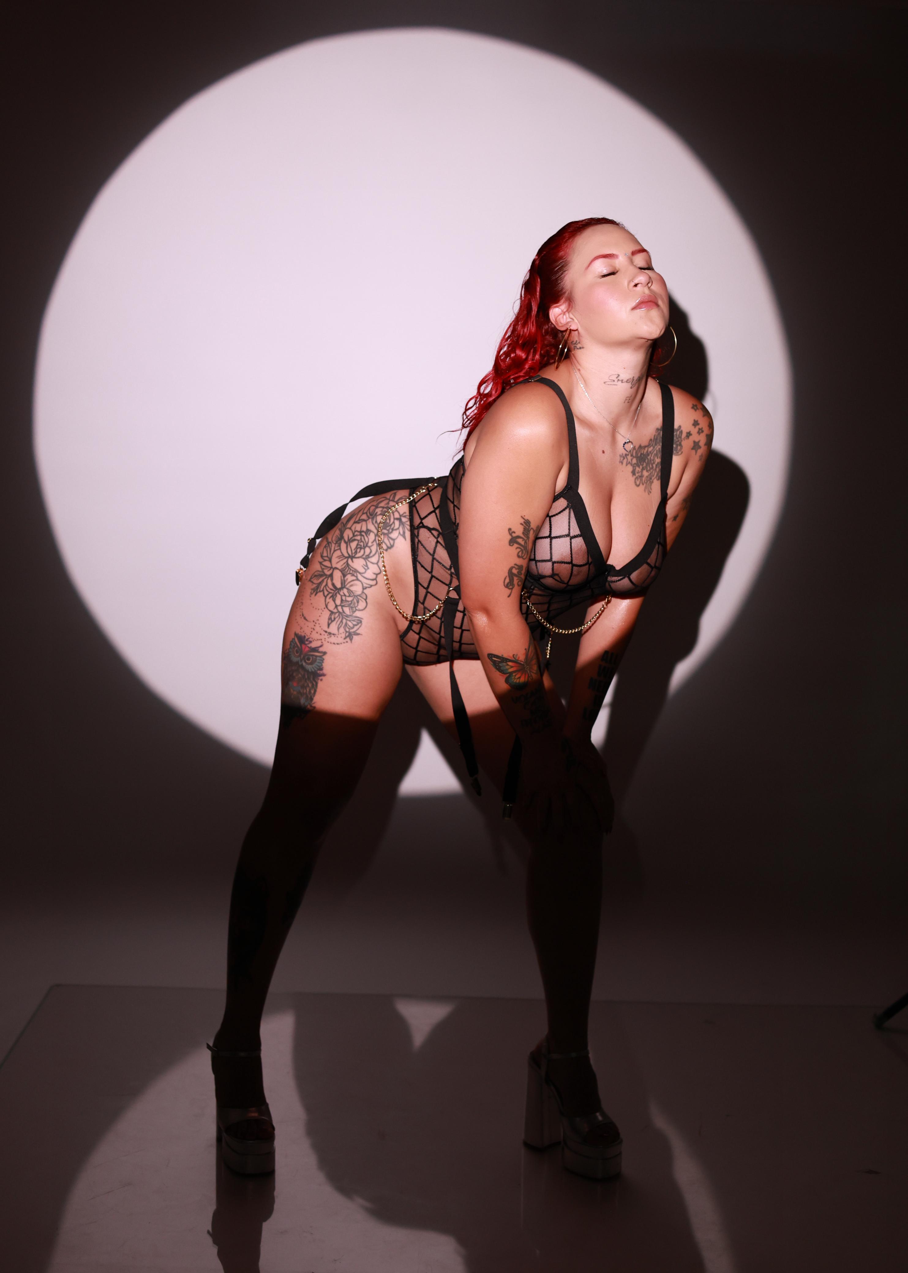 Iris escort española 24 años natural en Valencia